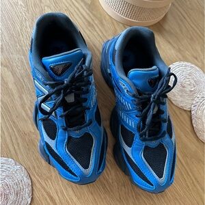 New Balance 9060
Dark Royal Brown size 8W/6.5M Worn Once